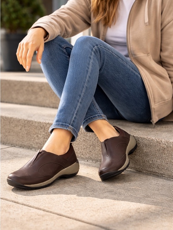 Merrell Shoes - Merrell Women’s Espresso Brown Leather Slip-On Comfort Shoes Air Cushion Size 5
